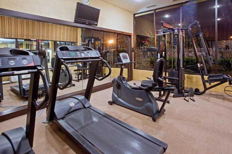 Crowne Plaza Suites Houston - Near Sugar Land Buitenkant foto