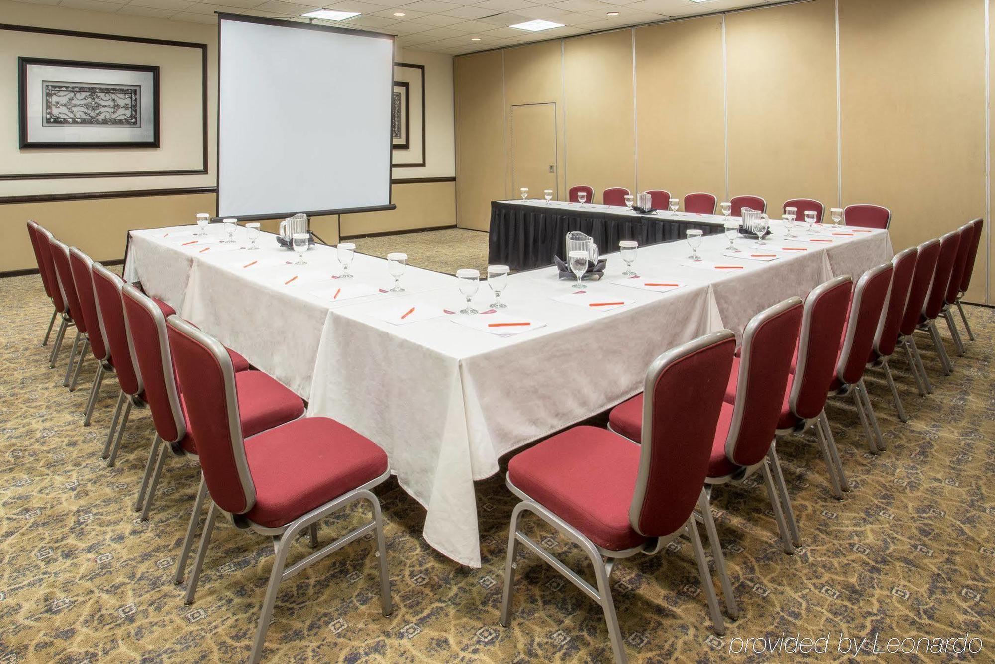 Crowne Plaza Suites Houston - Near Sugar Land Buitenkant foto