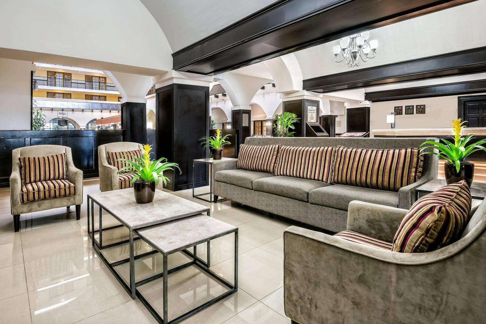 Crowne Plaza Suites Houston - Near Sugar Land Buitenkant foto